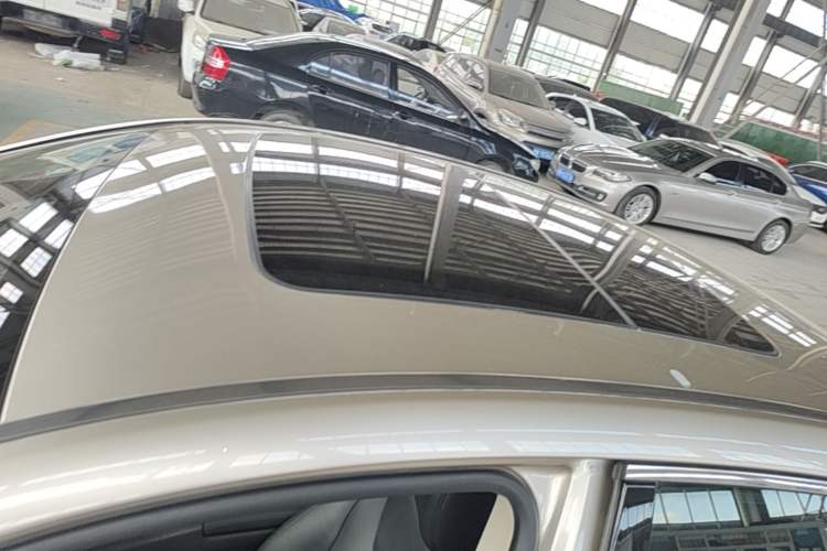 Used Geely Auto Emgrand GT 2015 2.4L Comfort Model Roof