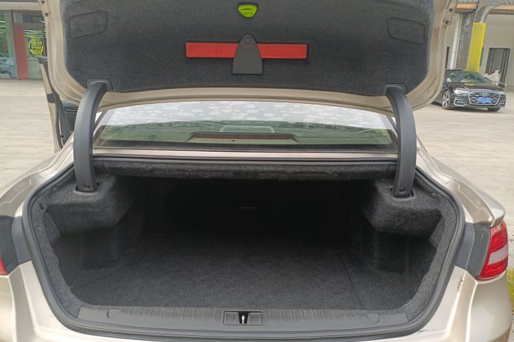 Used Geely Auto Emgrand GT 2015 1.8T Flagship Model Trunk