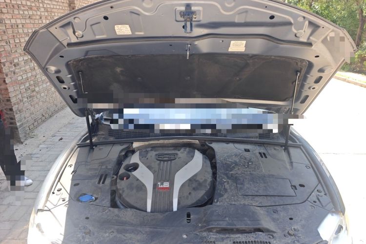 Used Geely Auto Emgrand GT 2015 1.8T Flagship Model Engine Bay