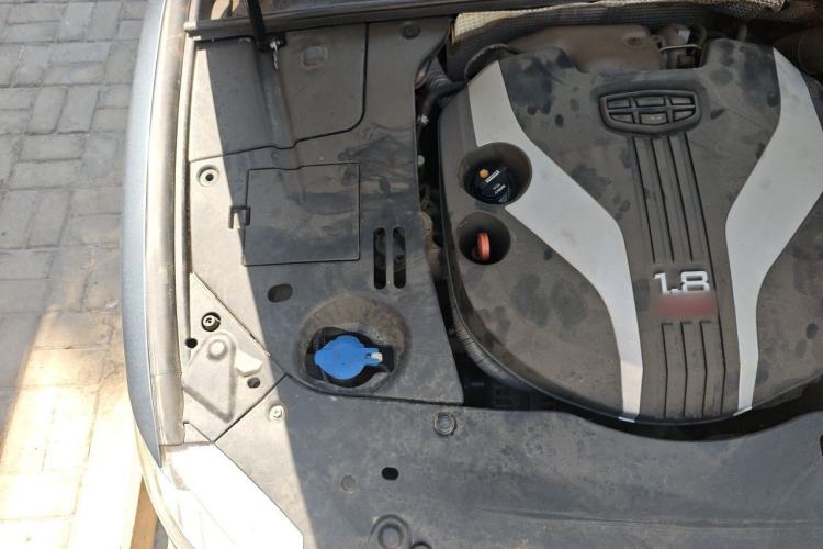 Used Geely Auto Emgrand GT 2015 1.8T Flagship Model Engine Bay Right