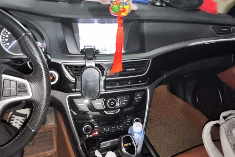 Used Geely Auto Emgrand GT 2015 Diplomatic Limited Edition 1.8T Premium Model Audio And AC Panel