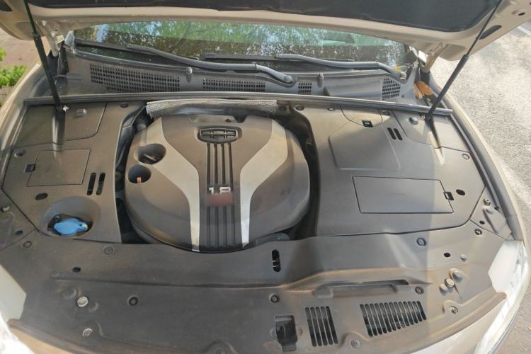 Used Geely Auto Emgrand GT 2015 1.8T Flagship Model Engine Bay