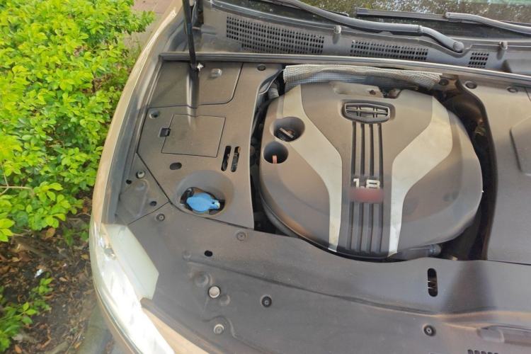 Used Geely Auto Emgrand GT 2015 1.8T Flagship Model Engine Bay Right