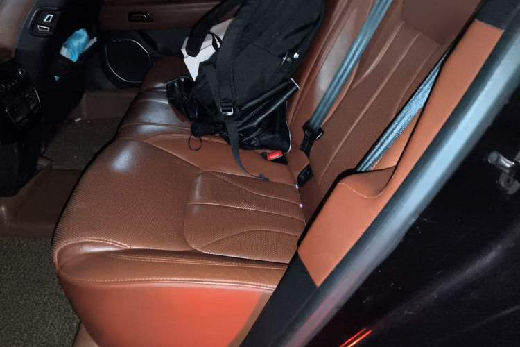 Used Geely Auto Emgrand GT 2015 Diplomatic Limited Edition 1.8T Premium Model Left Rear Seat
