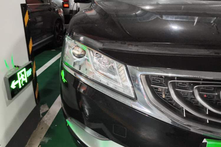 Used Geely Auto Emgrand GT 2015 Diplomatic Limited Edition 1.8T Premium Model Right Front Headlight
