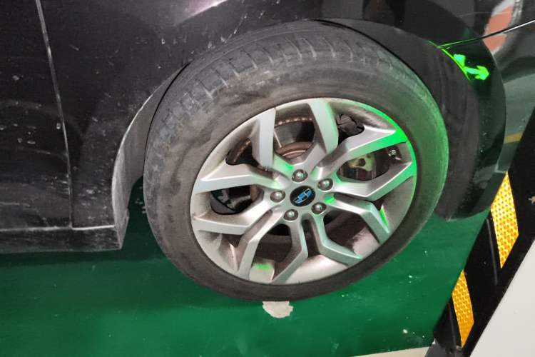 Used Geely Auto Emgrand GT 2015 Diplomatic Limited Edition 1.8T Premium Model Right Front Wheel Hub