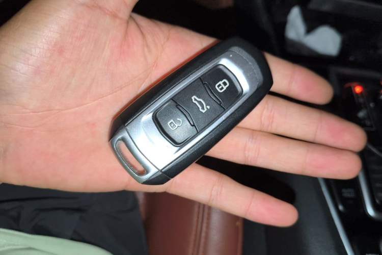 Used Geely Auto Emgrand GT 2015 Diplomatic Limited Edition 1.8T Premium Model Vehicle Key