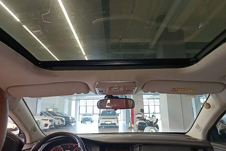 Used Geely Auto Emgrand GT 2015 Diplomatic Limited Edition 1.8T Collector's Model Headliner