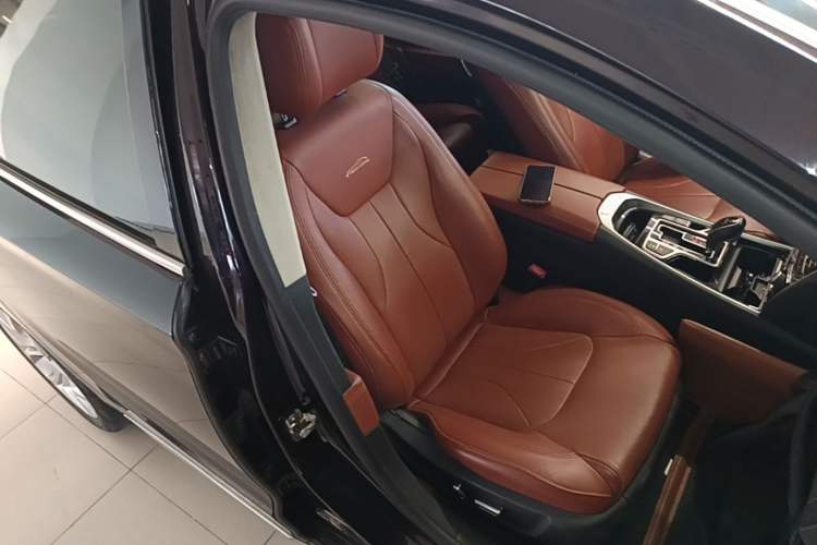 Used Geely Auto Emgrand GT 2015 Diplomatic Limited Edition 1.8T Collector's Model Right Front Seat