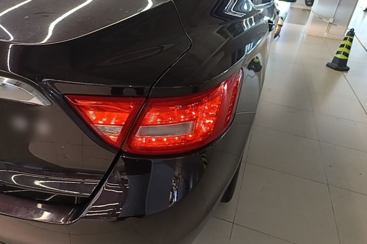 Used Geely Auto Emgrand GT 2015 Diplomatic Limited Edition 1.8T Collector's Model Right Rear Taillight