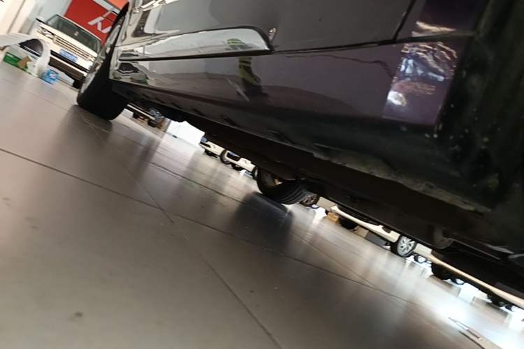 Used Geely Auto Emgrand GT 2015 Diplomatic Limited Edition 1.8T Collector's Model Right Side Sill