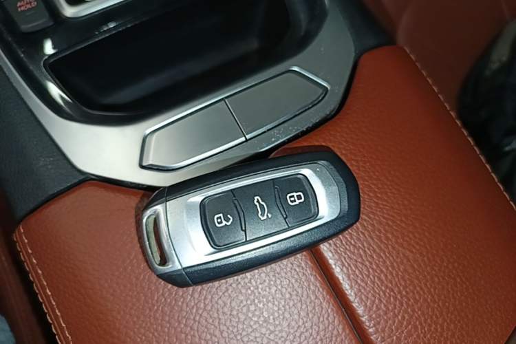Used Geely Auto Emgrand GT 2015 Diplomatic Limited Edition 1.8T Collector's Model Vehicle Key