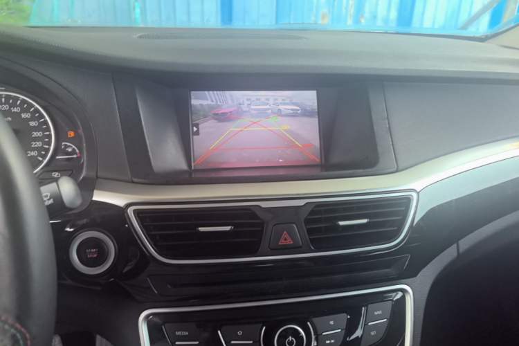 Used Geely Auto Emgrand GT 2015 1.8T Premium Model Audio And AC Panel