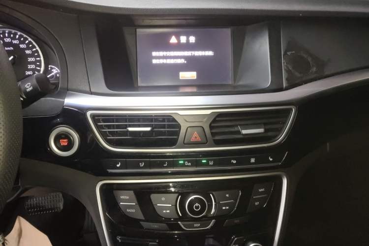 Used Geely Auto Emgrand GT 2015 1.8T Flagship Model Audio And AC Panel