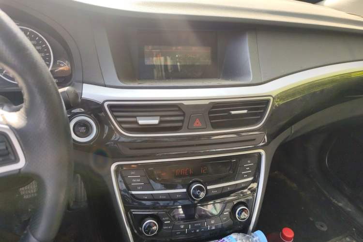 Used Geely Auto Emgrand GT 2015 1.8T Comfort Model Audio And AC Panel