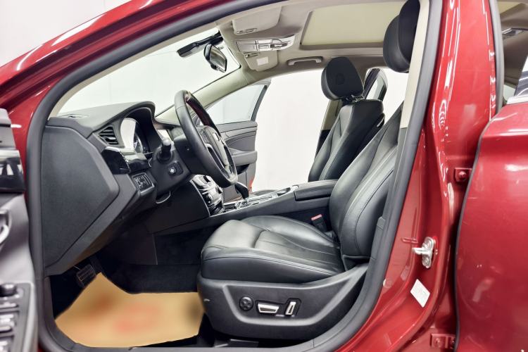 Used Geely Auto Emgrand GT 2015 1.8T Premium Model Interior 4