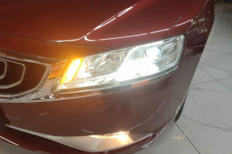 Used Geely Auto Emgrand GT 2015 1.8T Flagship Model Left Front Headlight