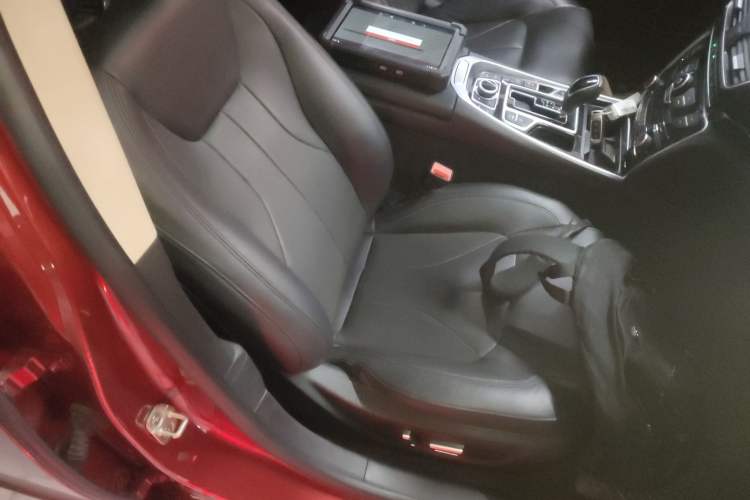 Used Geely Auto Emgrand GT 2015 1.8T Flagship Model Right Front Seat