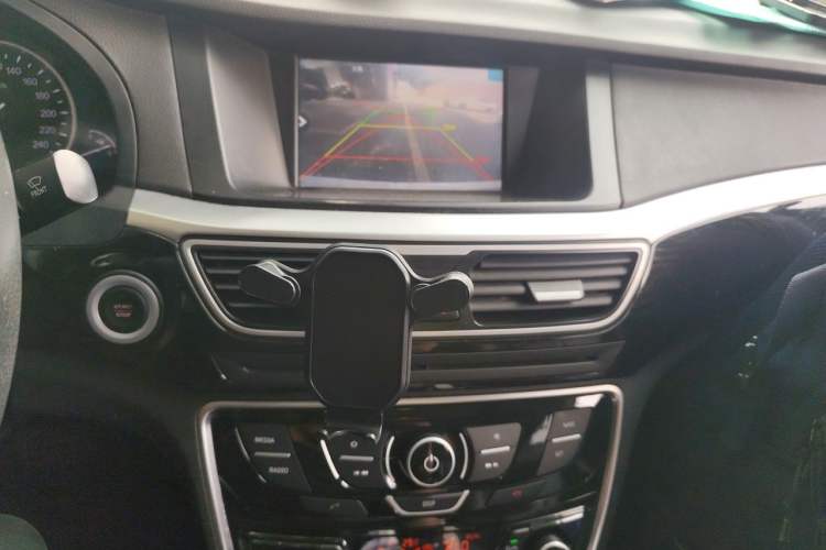 Used Geely Auto Emgrand GT 2015 1.8T Premium Model Audio And AC Panel