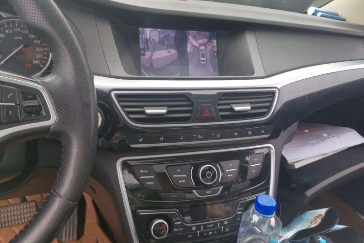 Used Geely Auto Emgrand GT 2015 1.8T Flagship Model Audio And AC Panel