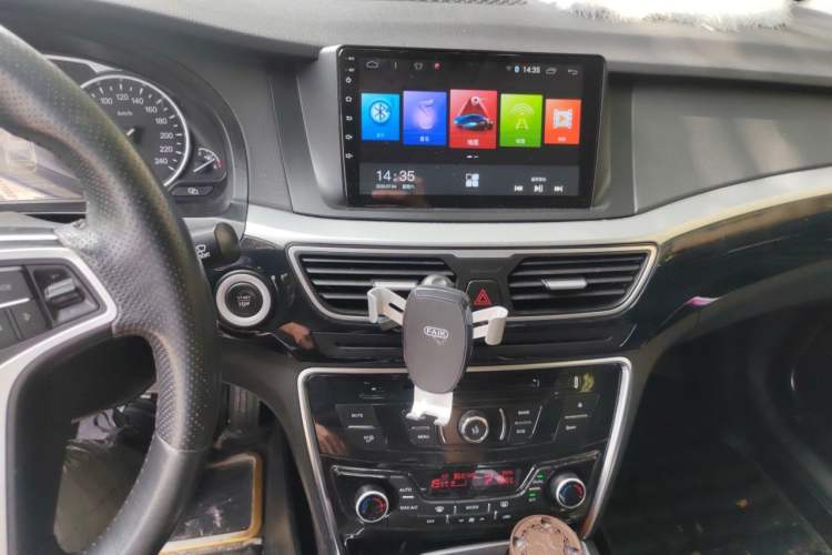Used Geely Auto Emgrand GT 2015 2.4L Standard Edition Audio And AC Panel