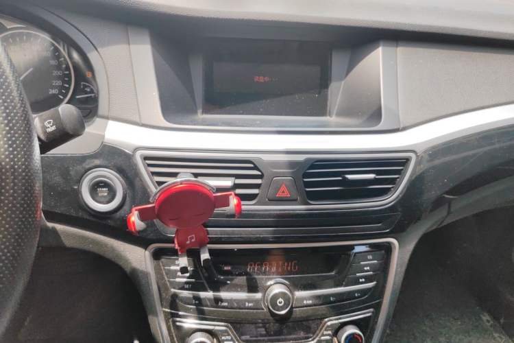 Used Geely Auto Emgrand GT 2015 2.4L Standard Edition Audio And AC Panel