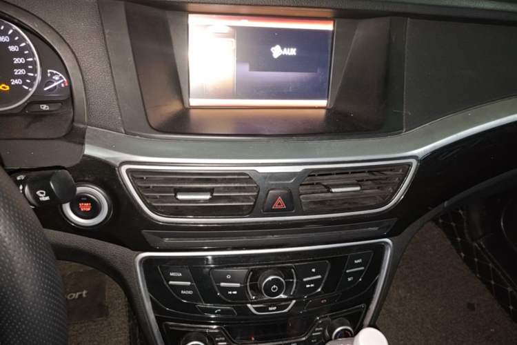 Used Geely Auto Emgrand GT 2015 2.4L Luxury Model Audio And AC Panel