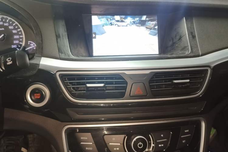 Used Geely Auto Emgrand GT 2015 1.8T Premium Model Audio And AC Panel