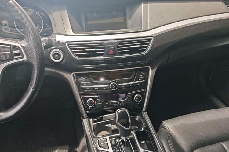 Used Geely Auto Emgrand GT 2015 2.4L Comfort Model Audio And AC Panel
