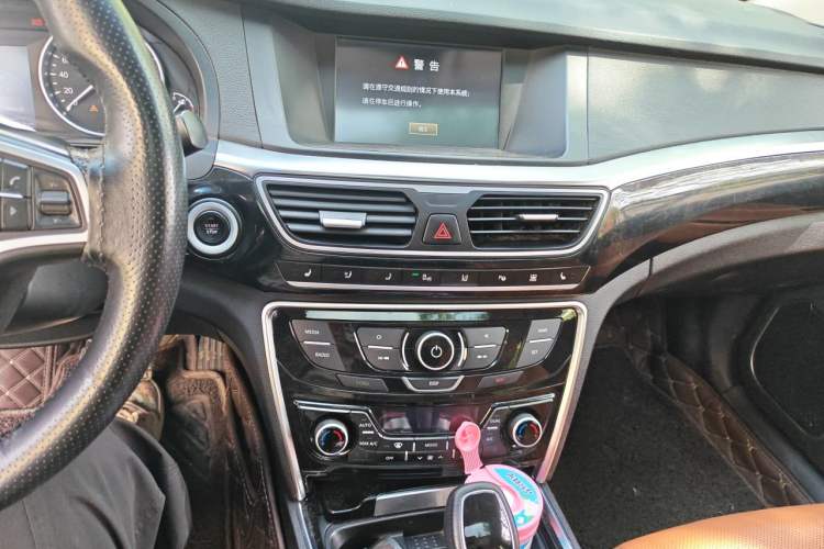Used Geely Auto Emgrand GT 2015 1.8T Flagship Model Audio And AC Panel