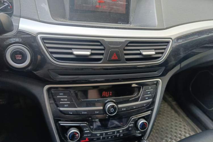 Used Geely Auto Emgrand GT 2015 2.4L Comfort Model Audio And AC Panel
