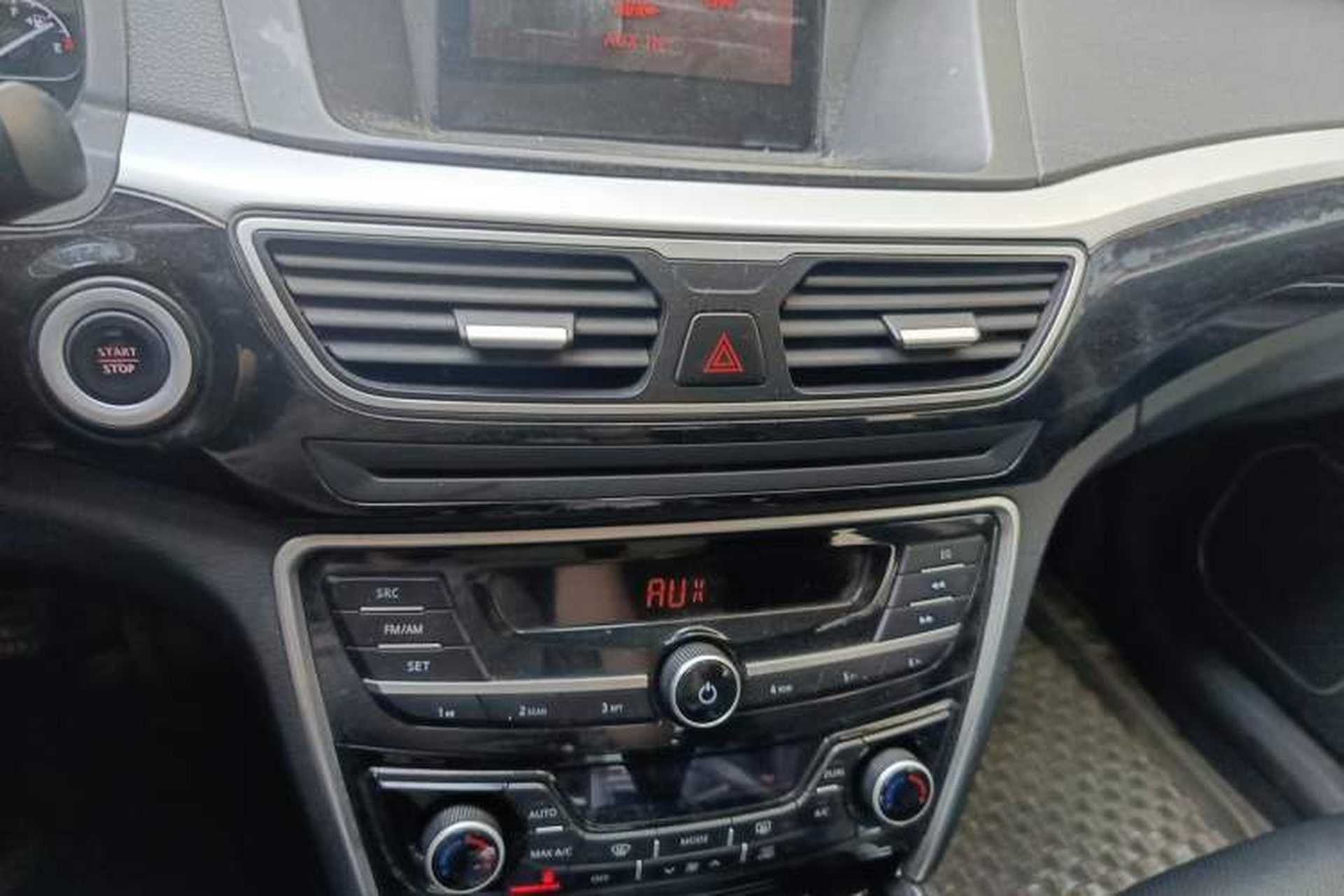 Used Geely Auto Emgrand GT 2015 2.4L Comfort Model Audio And AC Panel