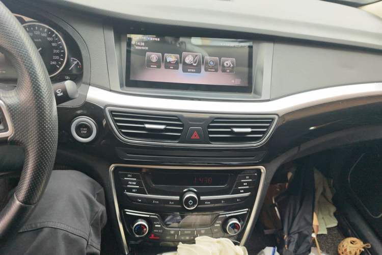 Used Geely Auto Emgrand GT 2015 2.4L Comfort Model Audio And AC Panel