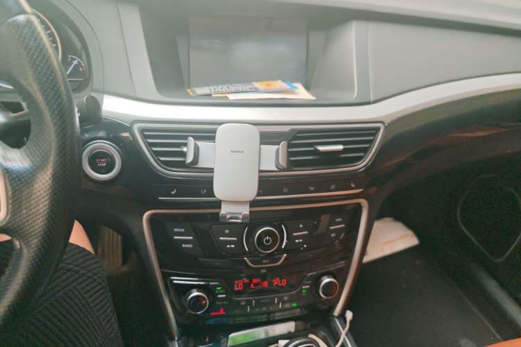 Used Geely Auto Emgrand GT 2015 1.8T Flagship Model Audio And AC Panel