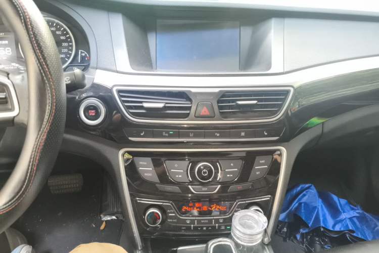 Used Geely Auto Emgrand GT 2015 1.8T Flagship Model Audio And AC Panel