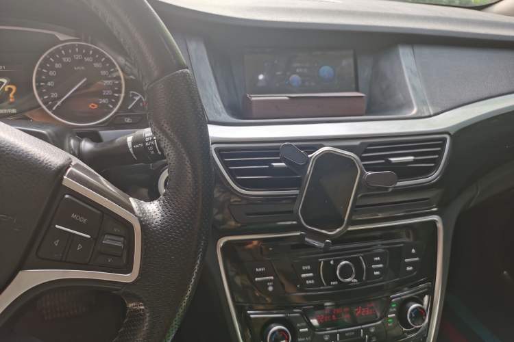 Used Geely Auto Emgrand GT 2015 2.4L Comfort Model Audio And AC Panel