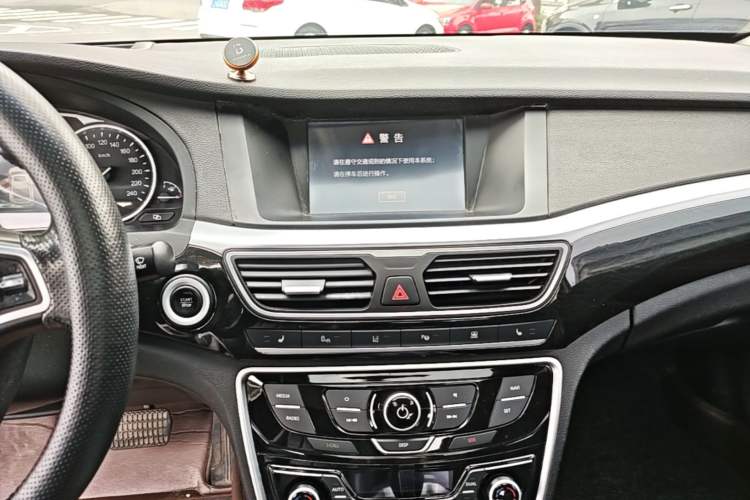 Used Geely Auto Emgrand GT 2015 1.8T Flagship Model Audio And AC Panel