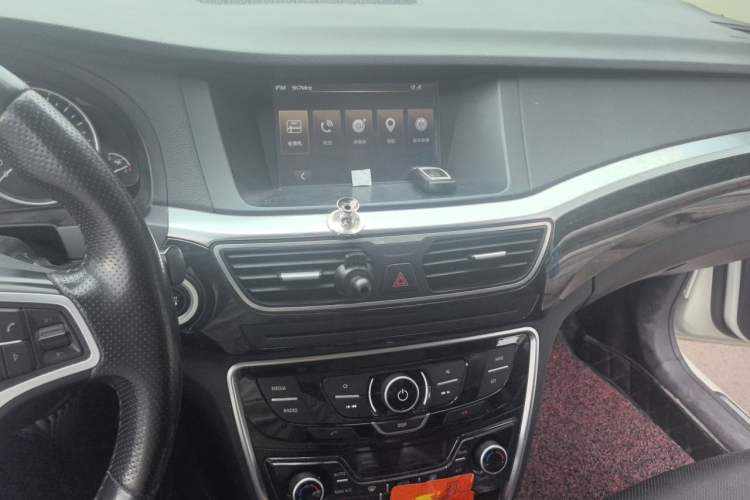 Used Geely Auto Emgrand GT 2015 1.8T Premium Model Audio And AC Panel