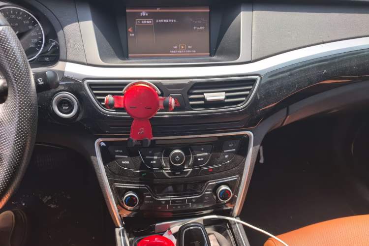 Used Geely Auto Emgrand GT 2015 1.8T Luxury Model Audio And AC Panel