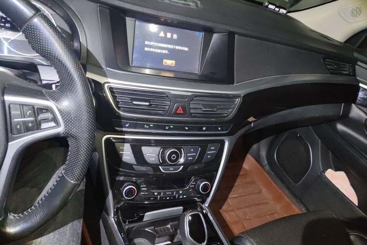 Used Geely Auto Emgrand GT 2015 1.8T Flagship Model Audio And AC Panel