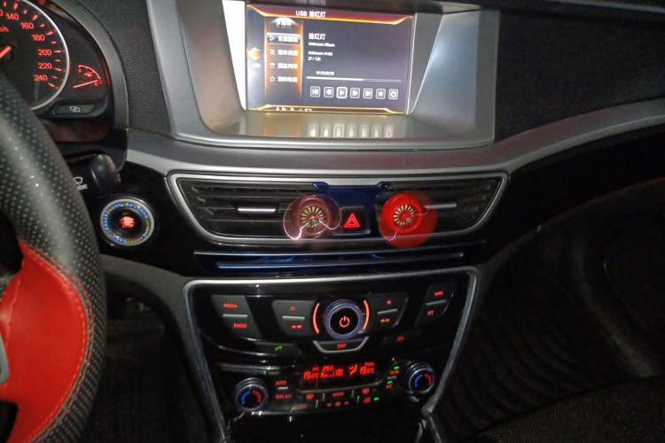 Used Geely Auto Emgrand GT 2015 1.8T Premium Model Audio And AC Panel