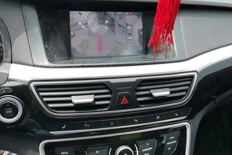 Used Geely Auto Emgrand GT 2015 3.5L Flagship Edition Audio And AC Panel
