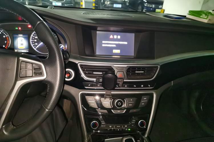 Used Geely Auto Emgrand GT 2015 1.8T Premium Model Audio And AC Panel