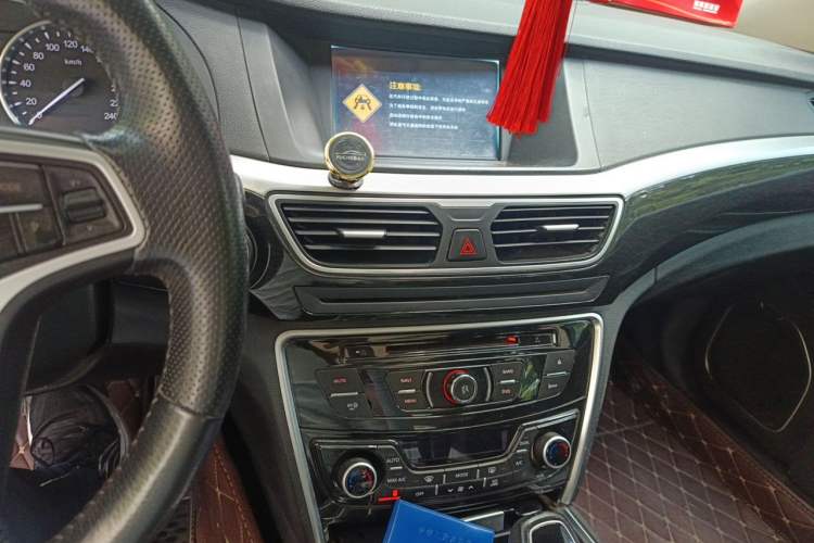 Used Geely Auto Emgrand GT 2015 2.4L Comfort Model Audio And AC Panel