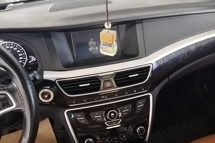 Used Geely Auto Emgrand GT 2015 1.8T Flagship Model Audio And AC Panel