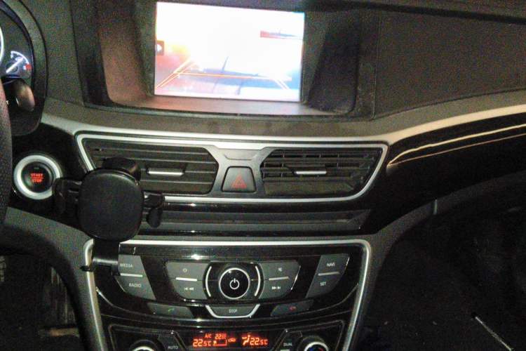 Used Geely Auto Emgrand GT 2015 1.8T Premium Model Audio And AC Panel