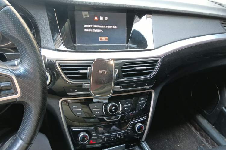 Used Geely Auto Emgrand GT 2015 1.8T Flagship Model Audio And AC Panel