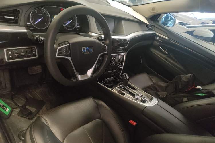 Used Geely Auto Emgrand GT 2015 1.8T Flagship Model Center Console