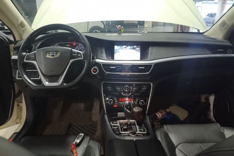 Used Geely Auto Emgrand GT 2015 1.8T Premium Model Center Console