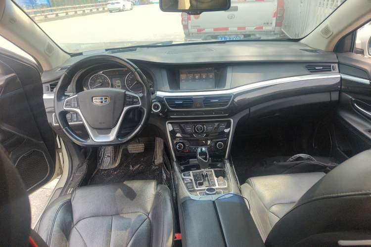 Used Geely Auto Emgrand GT 2015 1.8T Flagship Model Center Console